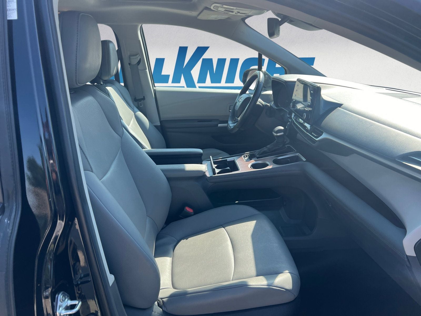 2024 Toyota Sienna XLE 8 Passenger