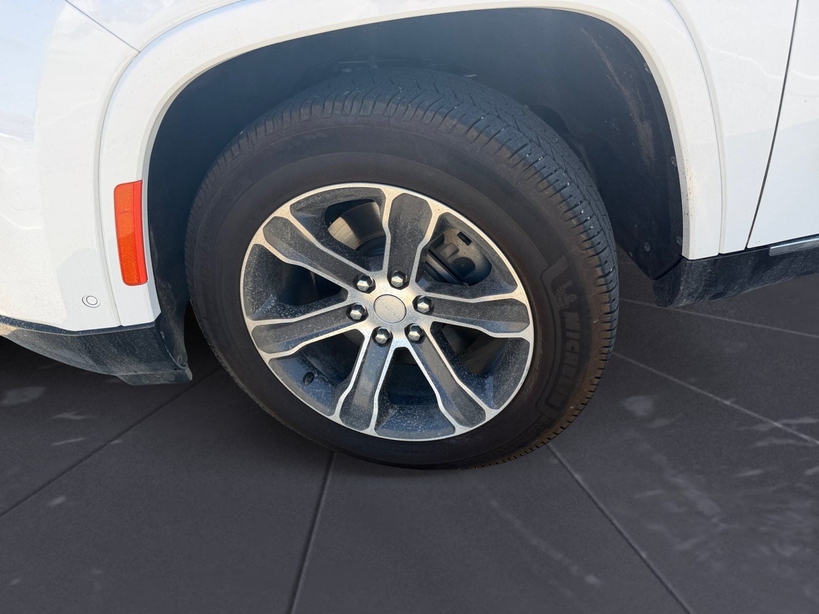 2023 Jeep Grand Wagoneer Base