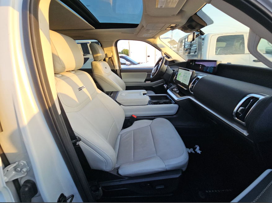 2025 Ford Expedition Platinum