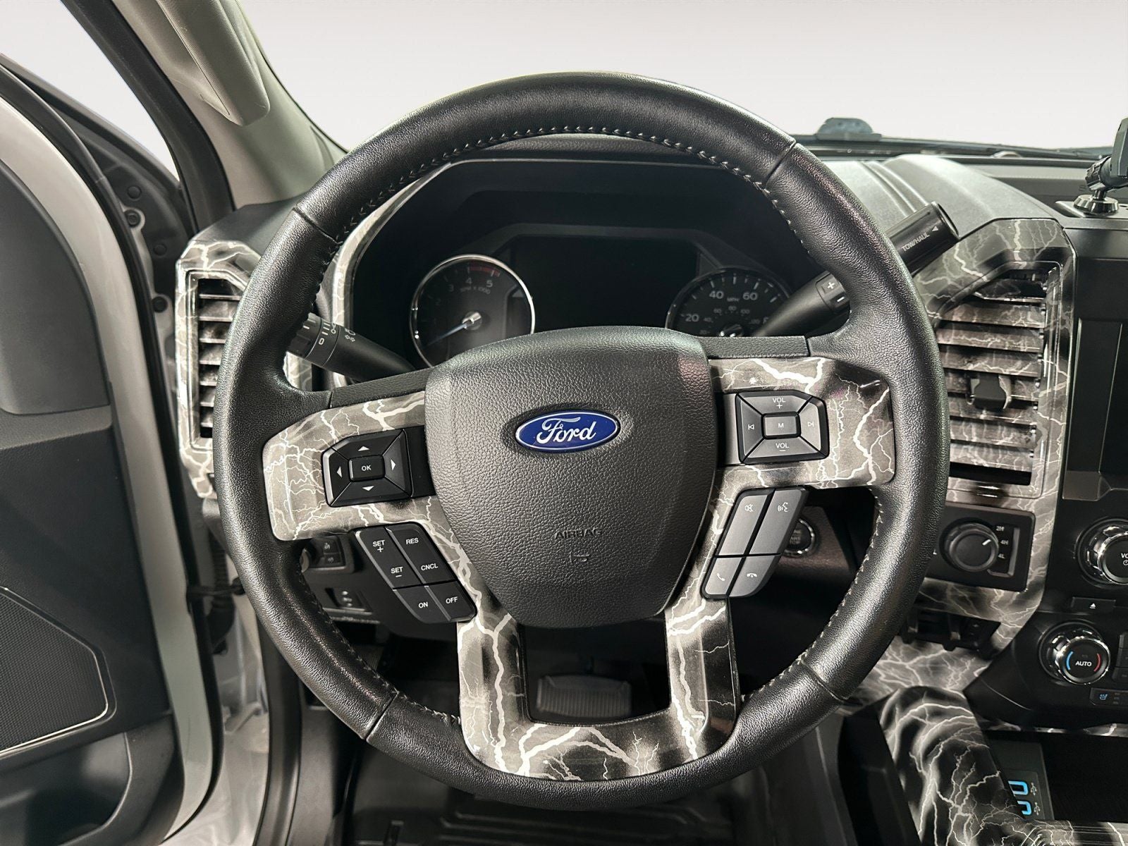 2017 Ford F-350SD Lariat