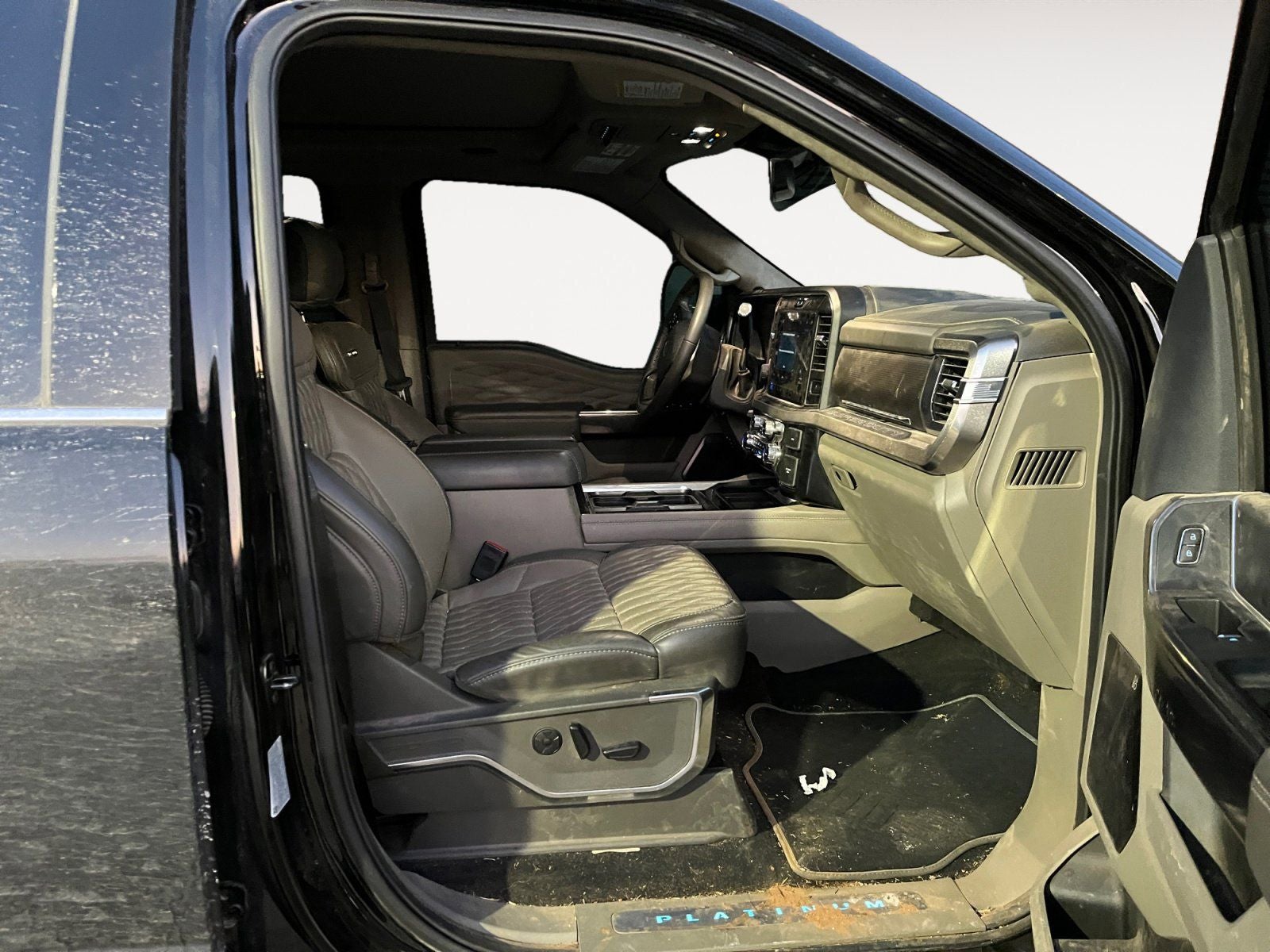 2025 Ford F-450SD Platinum DRW