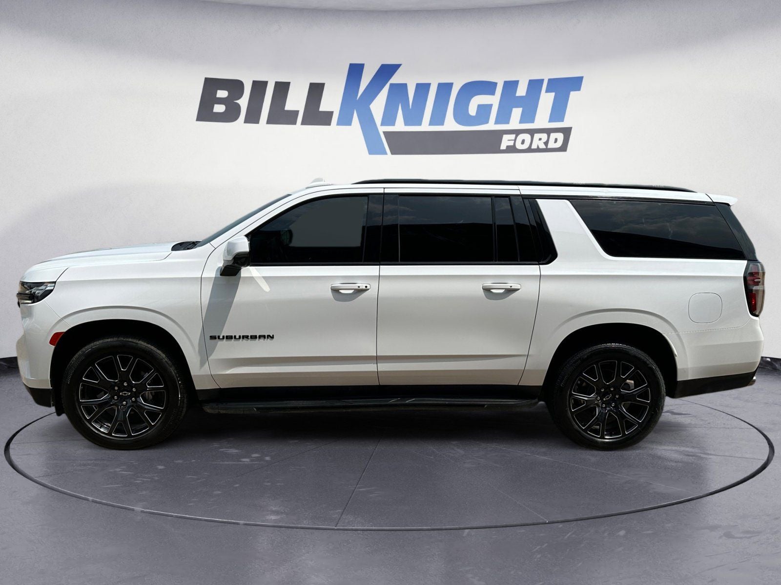 2023 Chevrolet Suburban RST