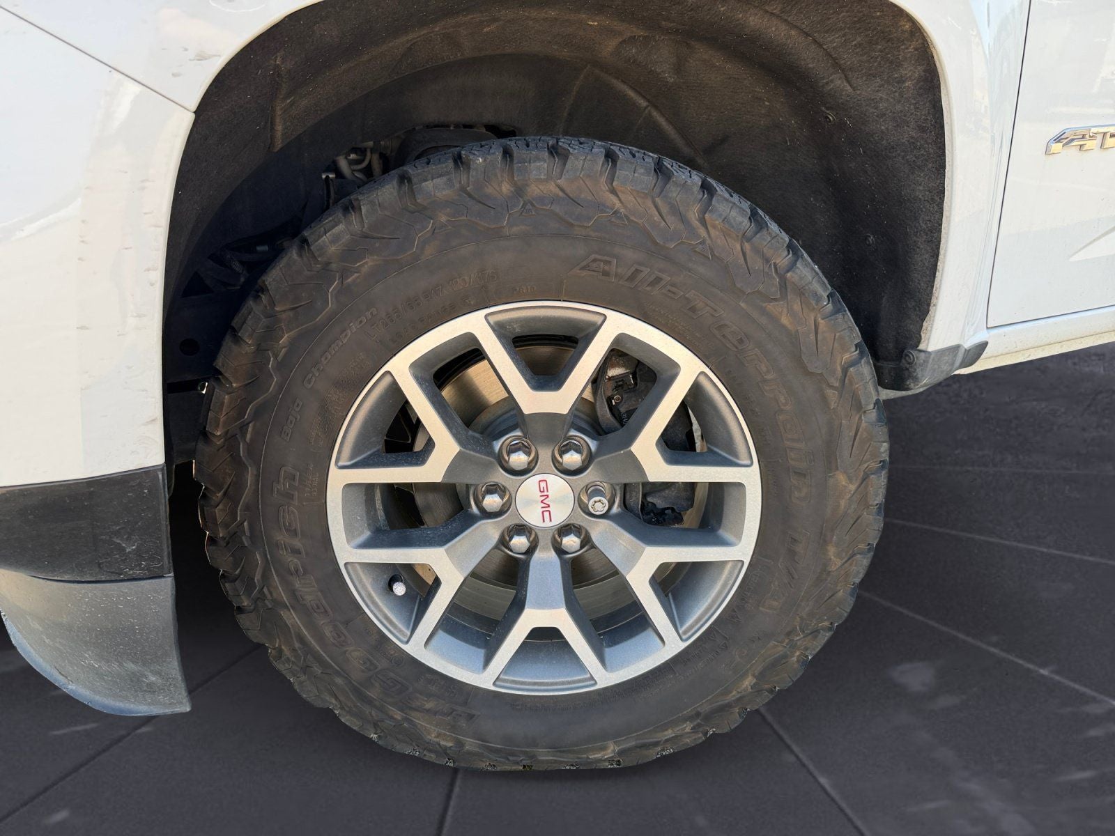 2022 GMC Canyon AT4 w/Leather