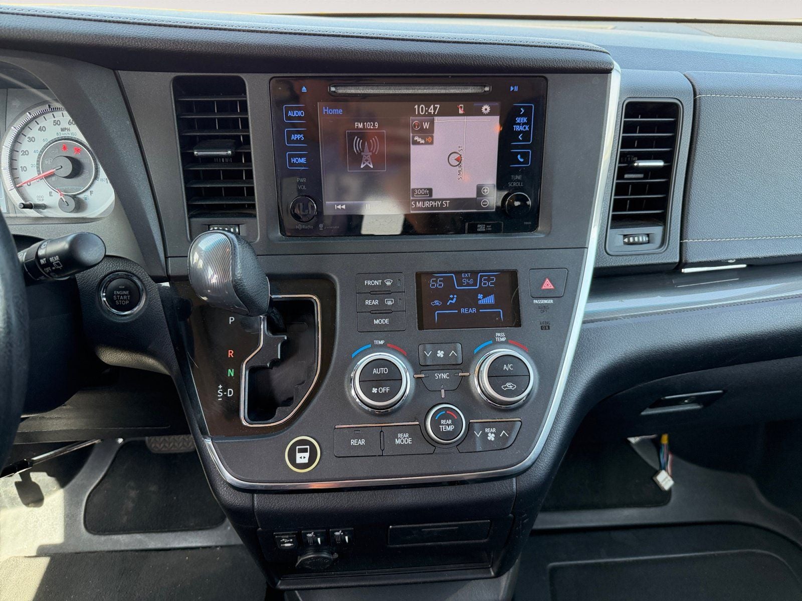 2015 Toyota Sienna SE Premium 8 Passenger