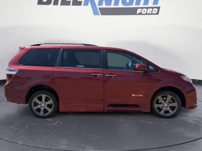 2015 Toyota Sienna SE Premium 8 Passenger