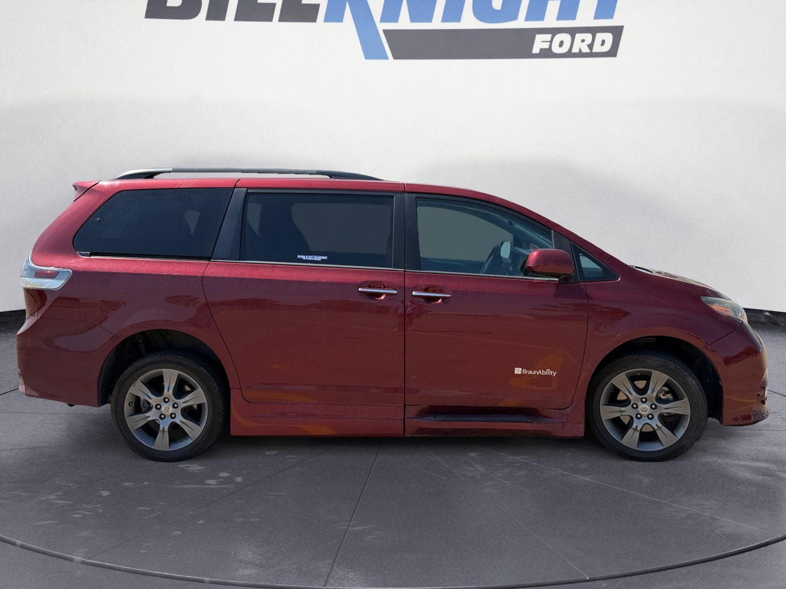 2015 Toyota Sienna SE Premium 8 Passenger