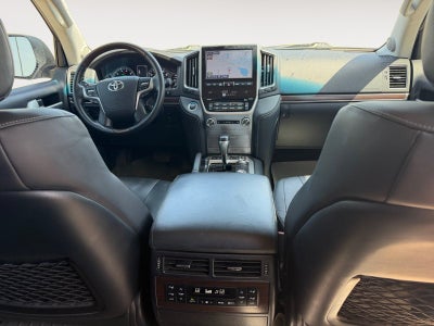 2019 Toyota Land Cruiser Base