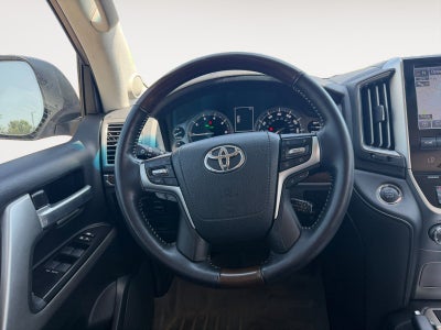 2019 Toyota Land Cruiser Base