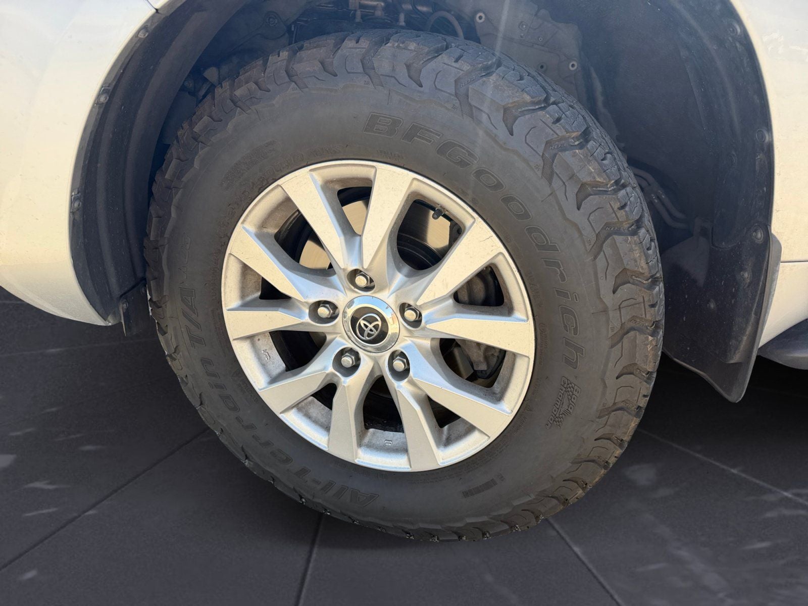 2019 Toyota Land Cruiser Base