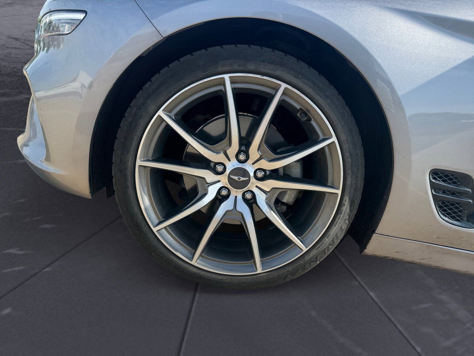 2023 Genesis G70 2.0T