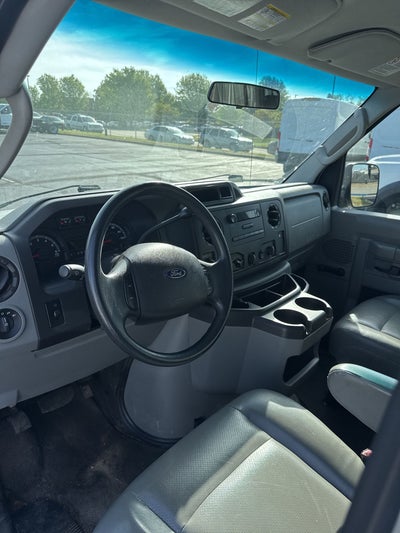 2013 Ford E-350SD XL