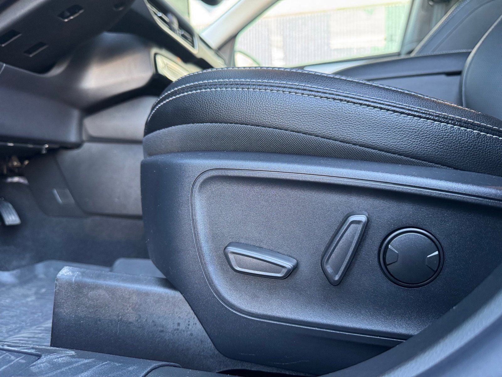 2025 Ford Escape Hybrid Platinum