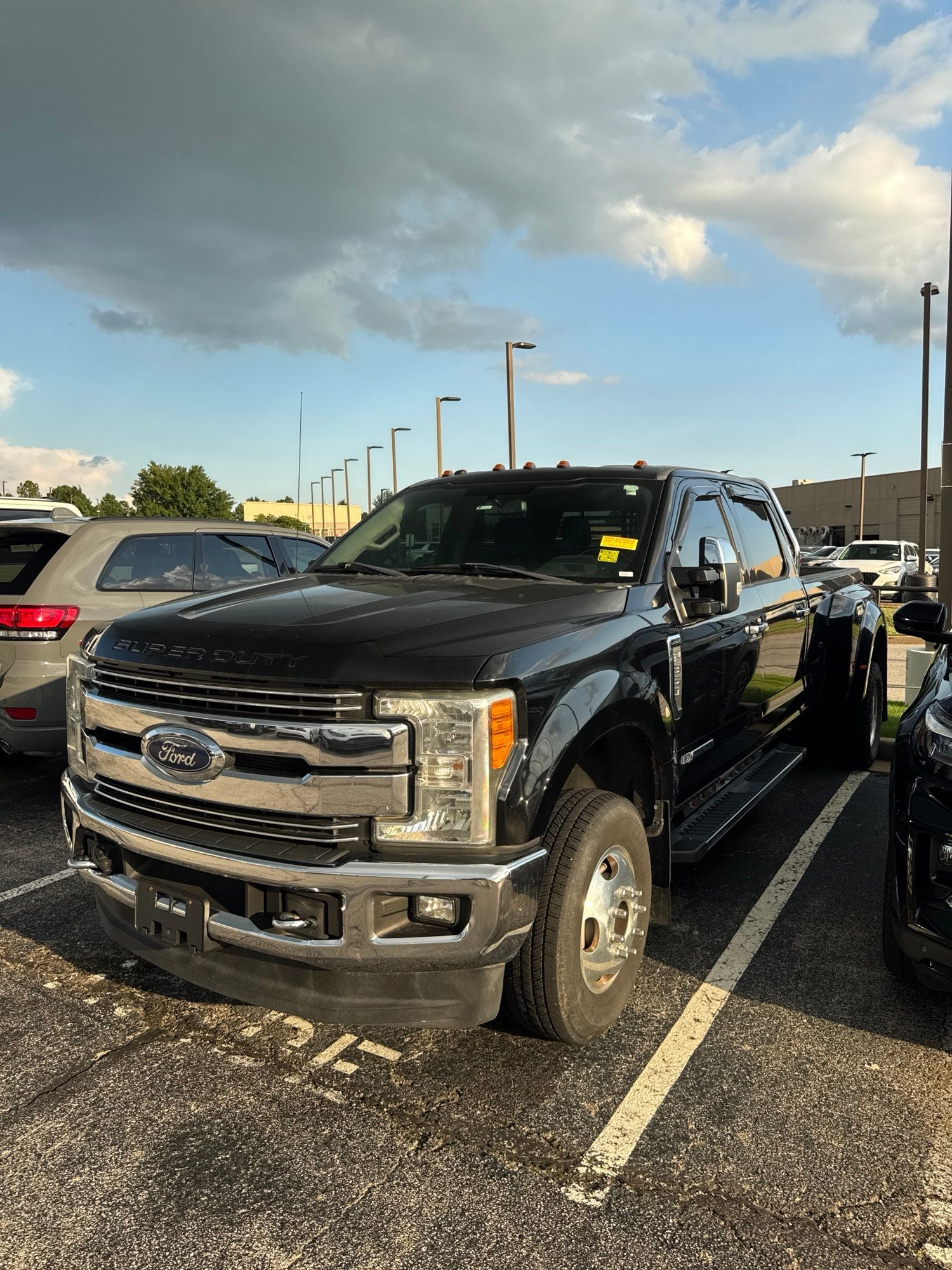 2017 Ford F-350SD Lariat DRW