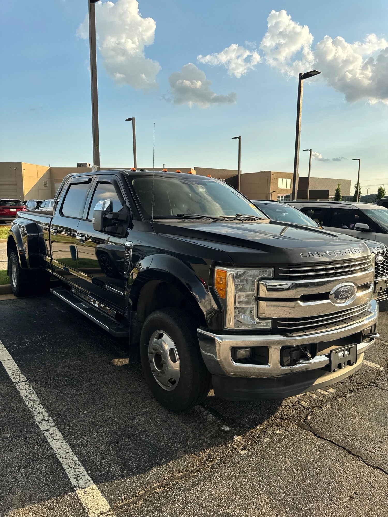 2017 Ford F-350SD Lariat DRW