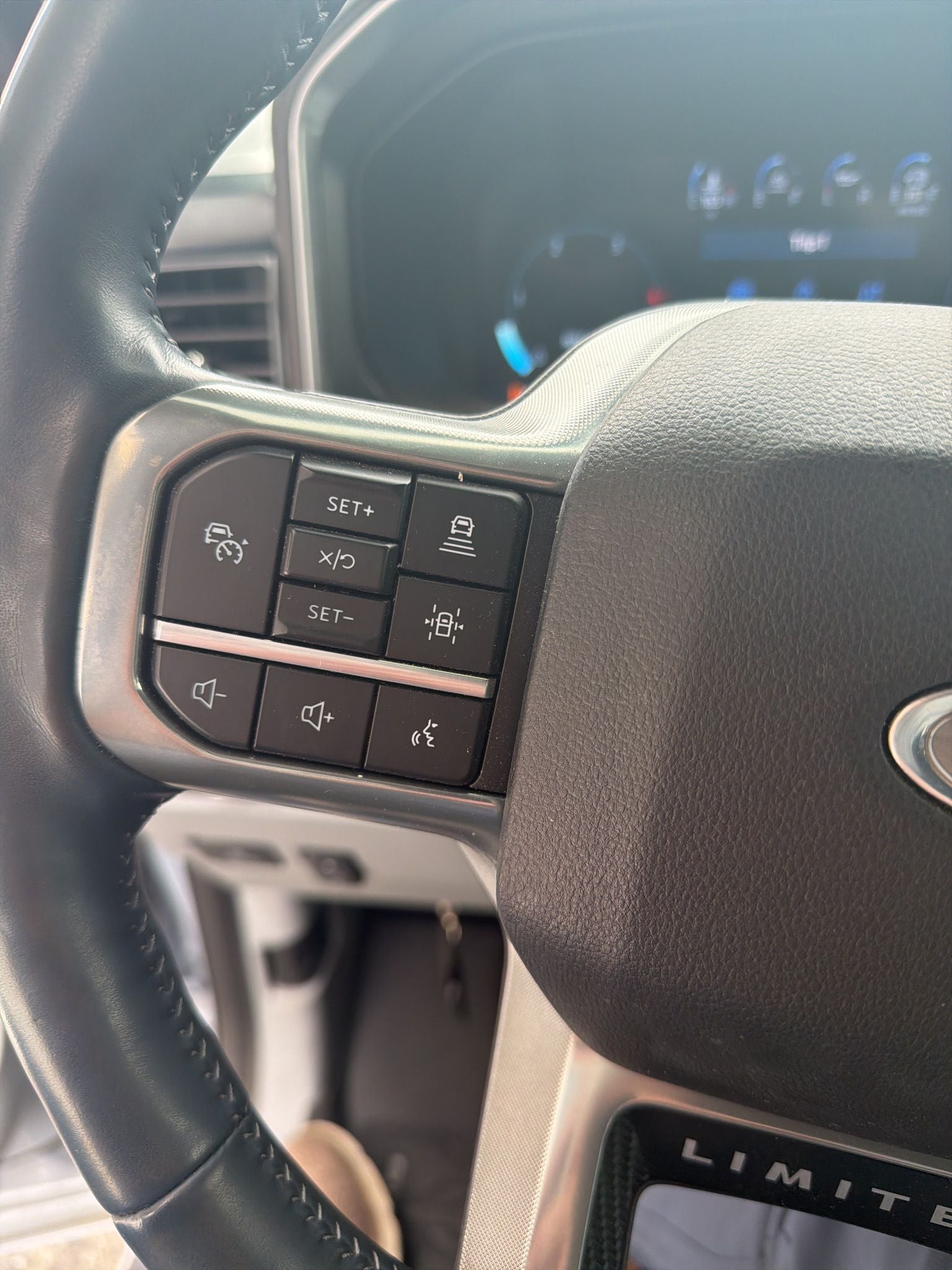 2024 Ford F-450SD Limited DRW