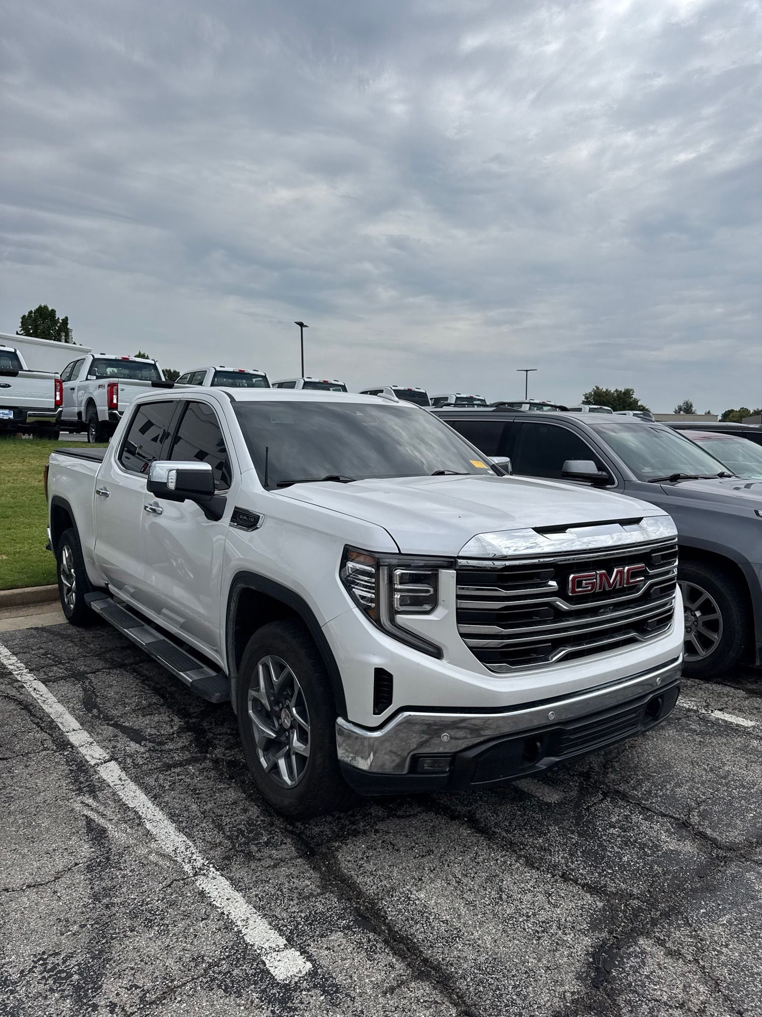 2025 GMC Sierra 1500 SLT