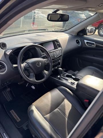 2020 Nissan Pathfinder SL