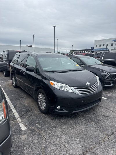 2015 Toyota Sienna XLE 7 Passenger