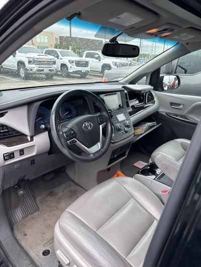 2015 Toyota Sienna XLE 7 Passenger