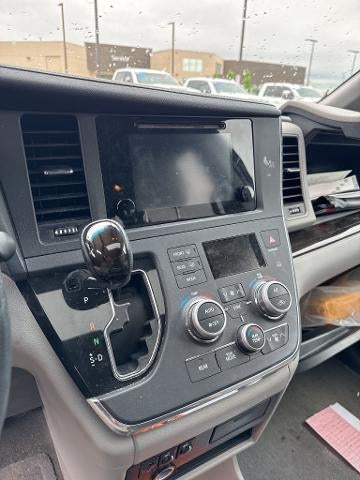 2015 Toyota Sienna XLE 7 Passenger