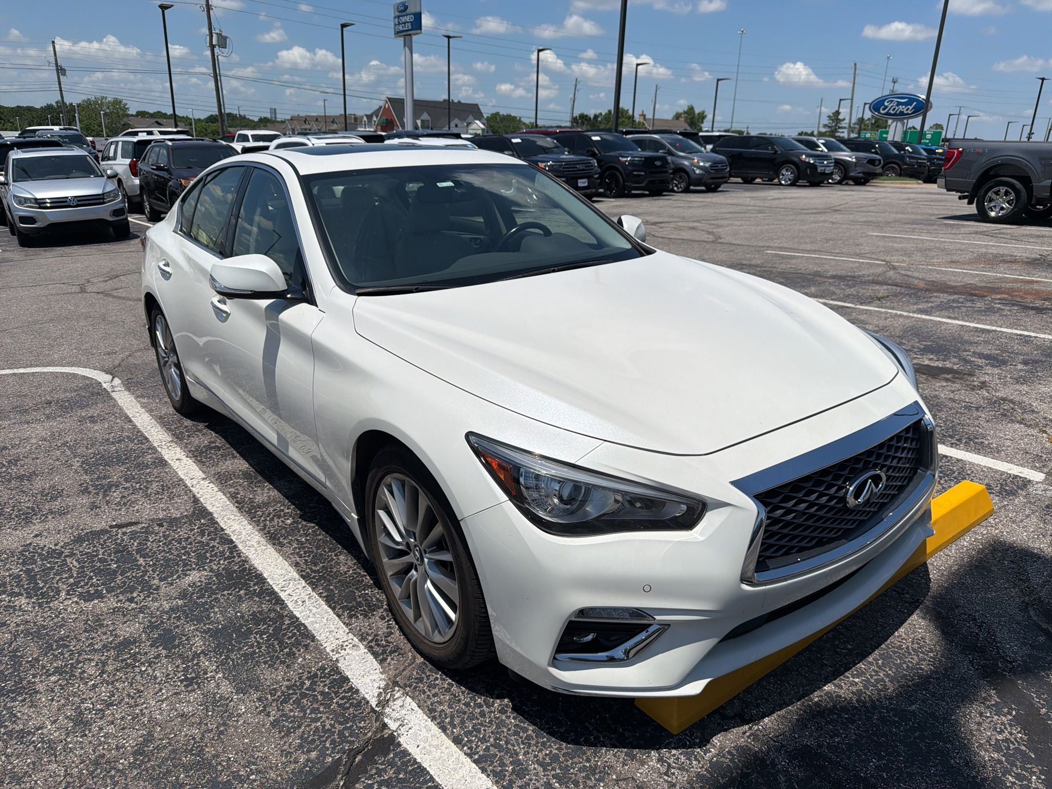 2022 INFINITI Q50 LUXE