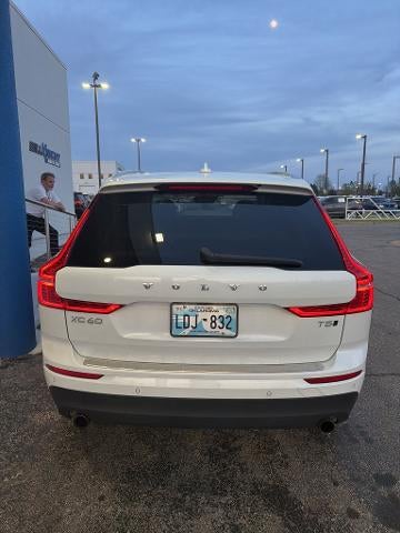 2021 Volvo XC60 T5 Momentum