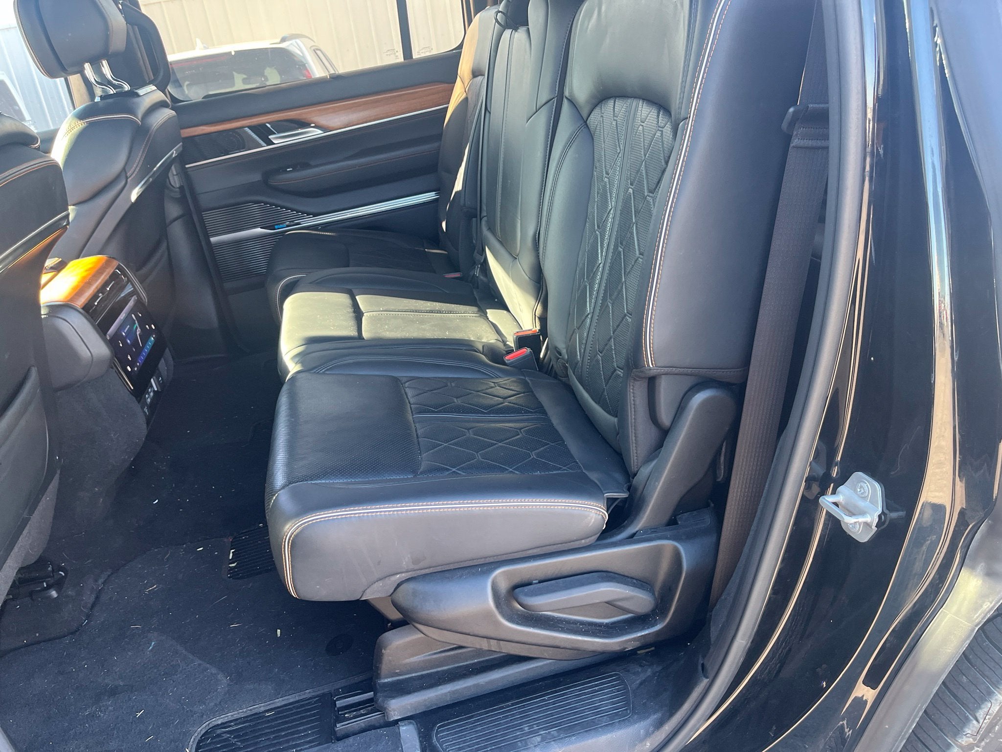2022 Jeep Grand Wagoneer Series III