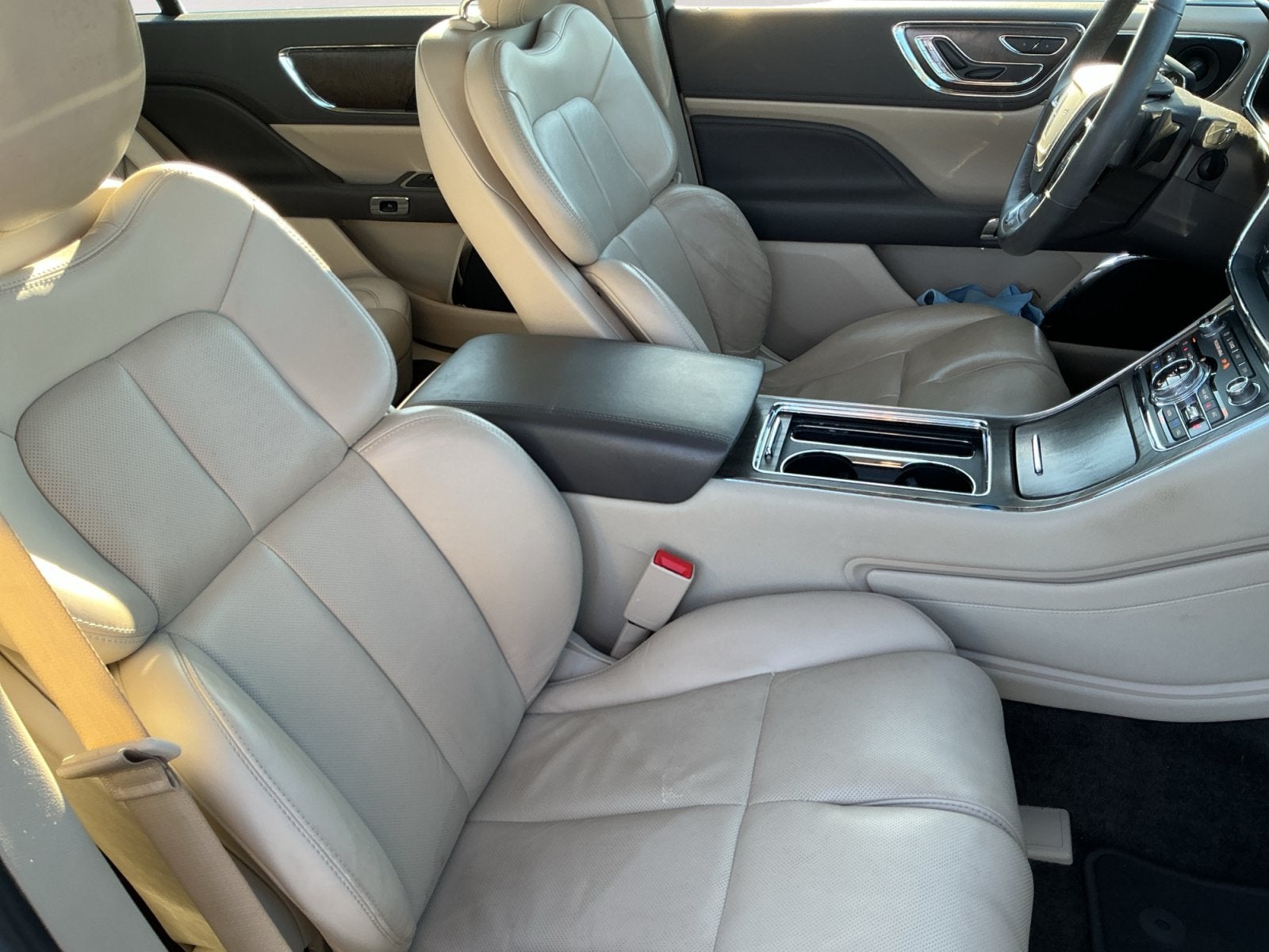2017 Lincoln Continental Select