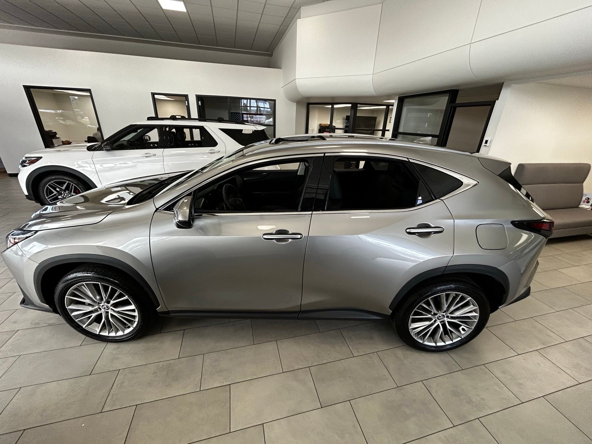 2025 Lexus NX 350h Premium