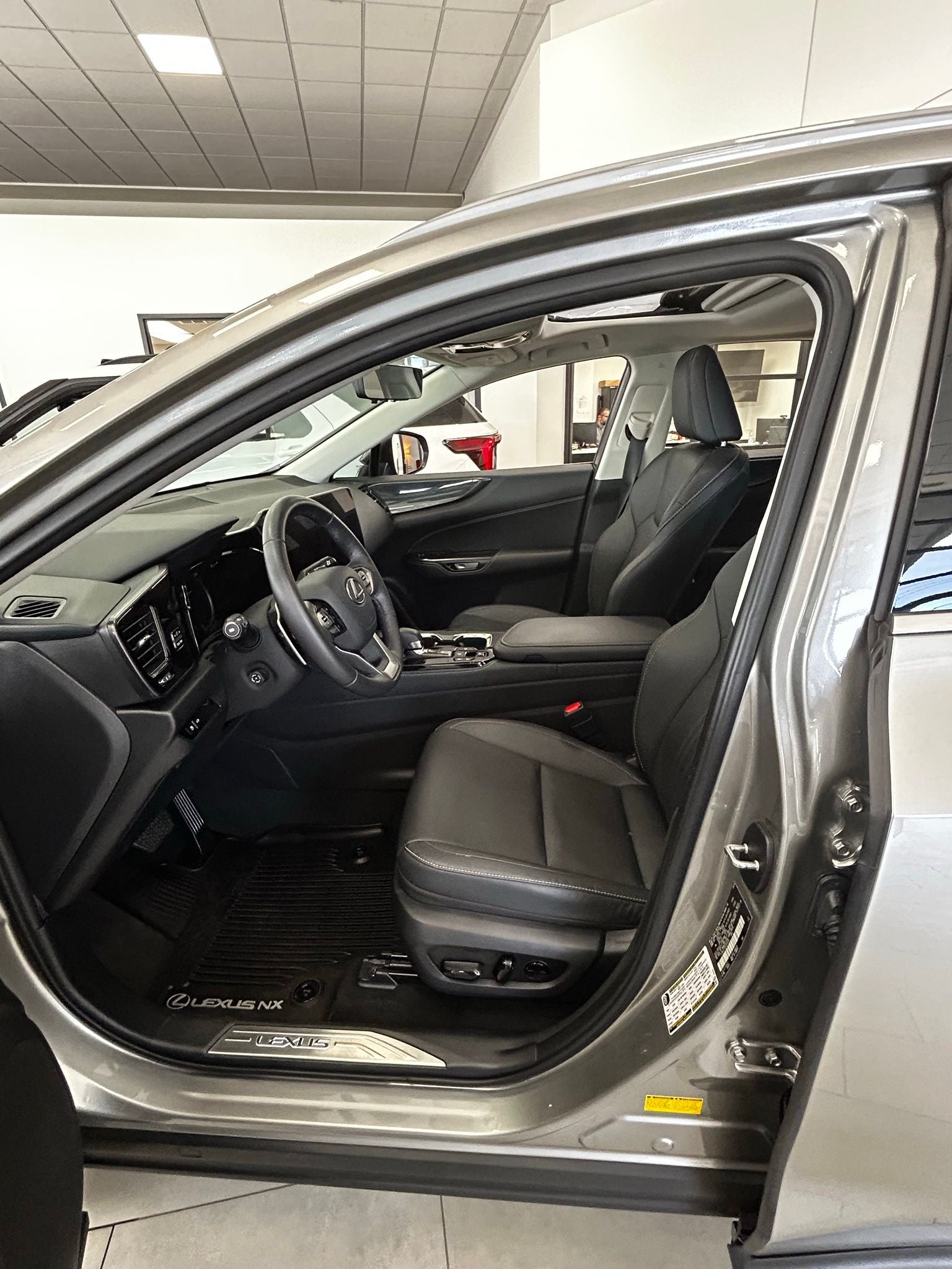 2025 Lexus NX 350h Premium