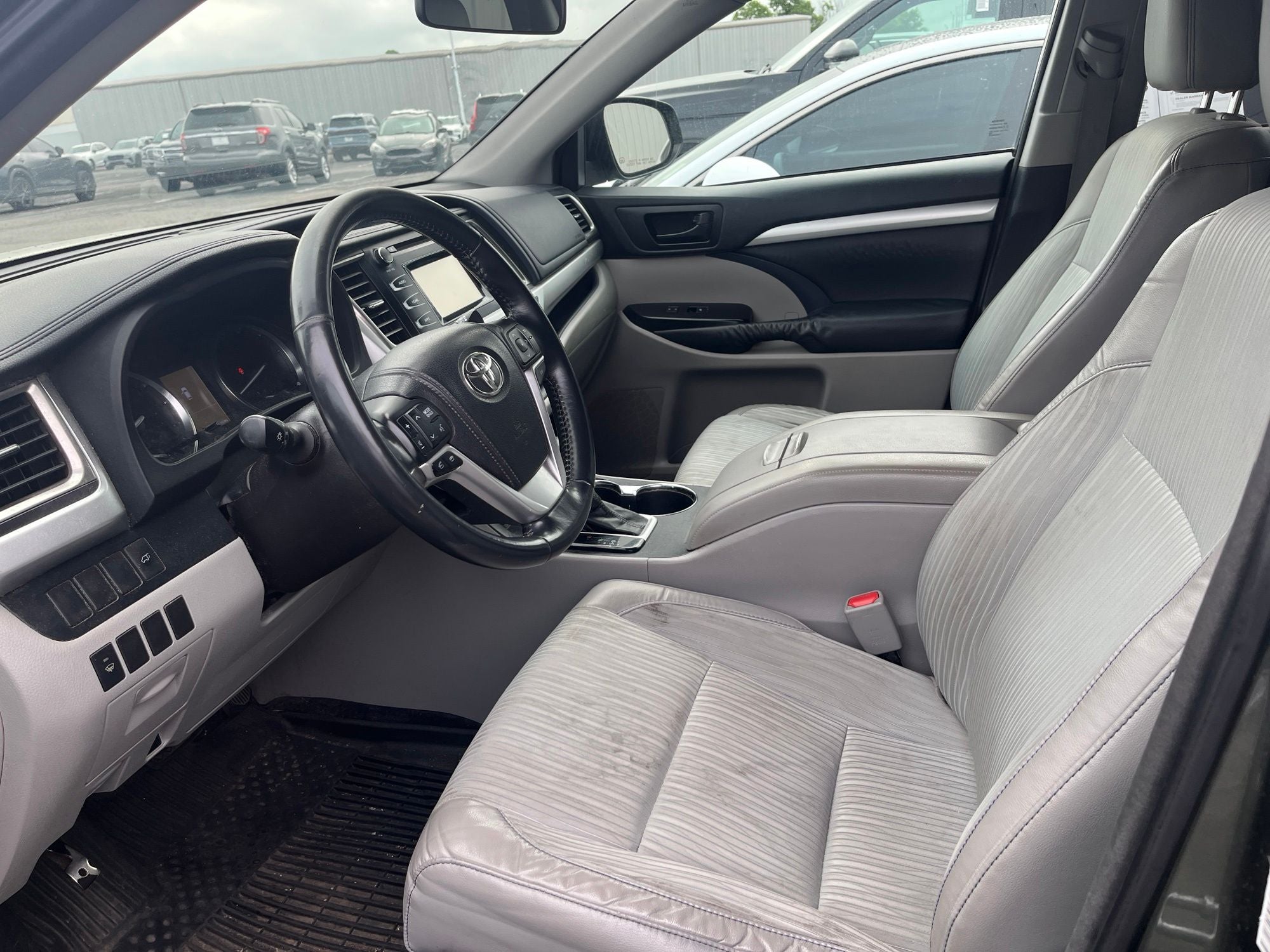 2014 Toyota Highlander LE Plus V6