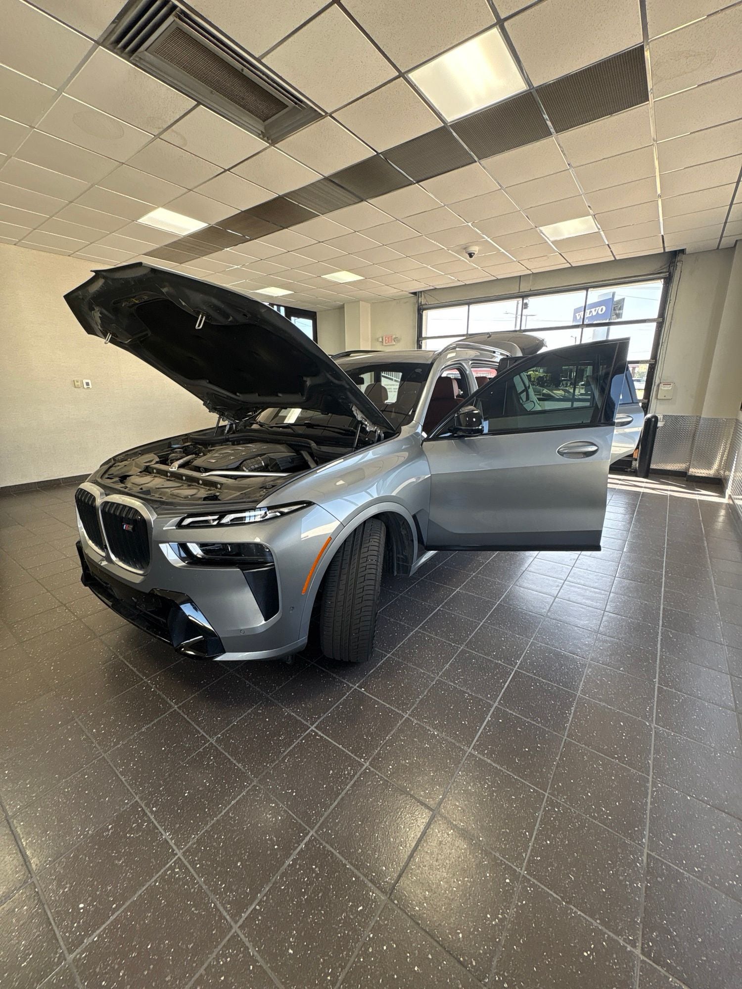 2023 BMW X7 M60i