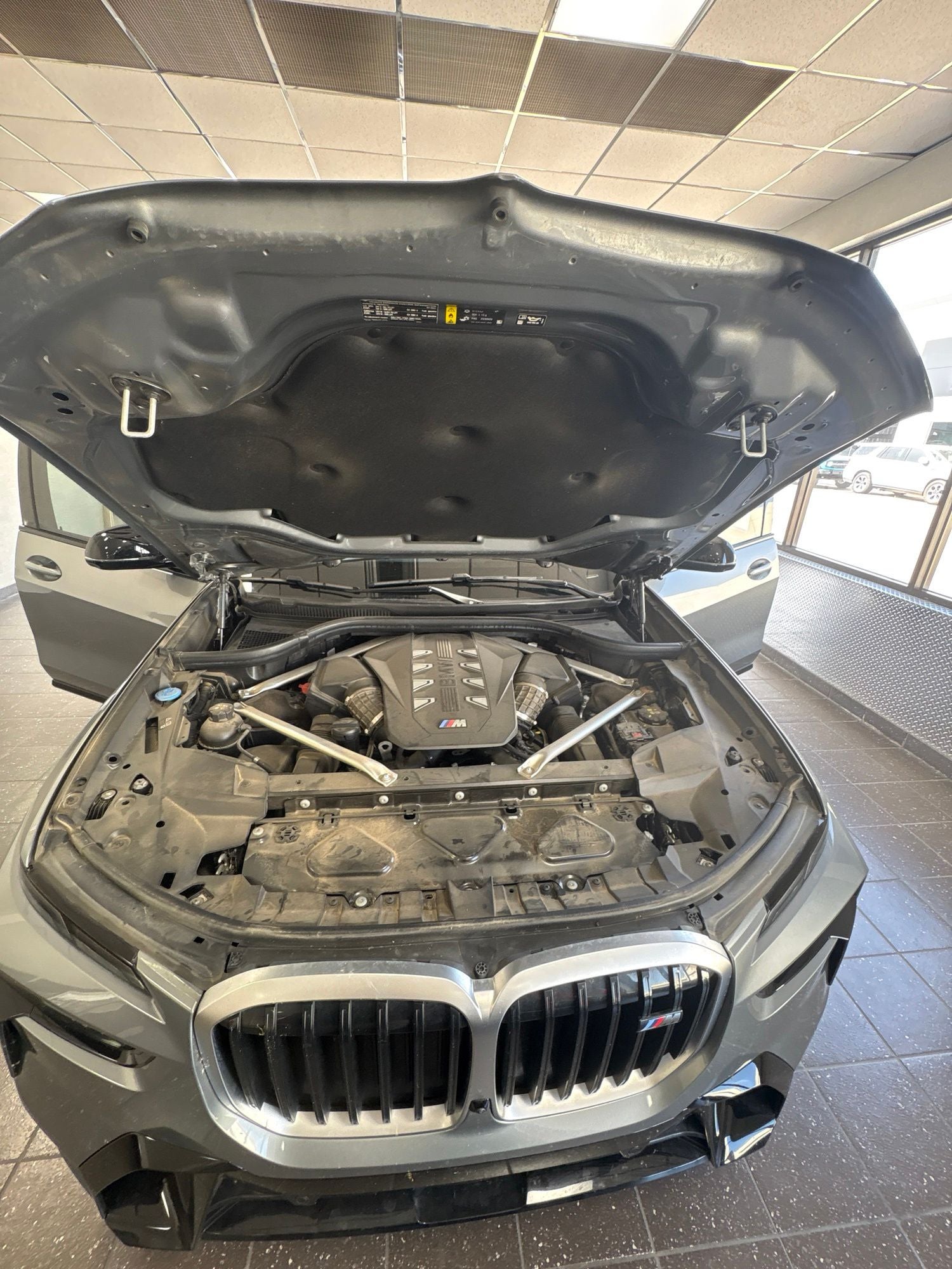 2023 BMW X7 M60i