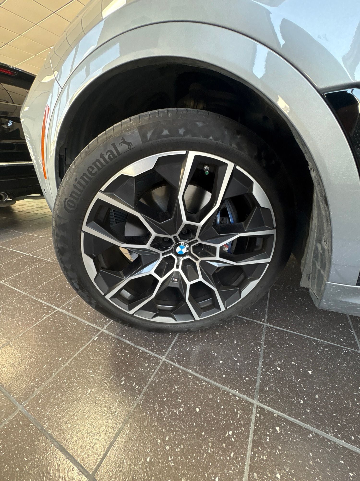 2023 BMW X7 M60i