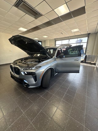 2023 BMW X7 M60i
