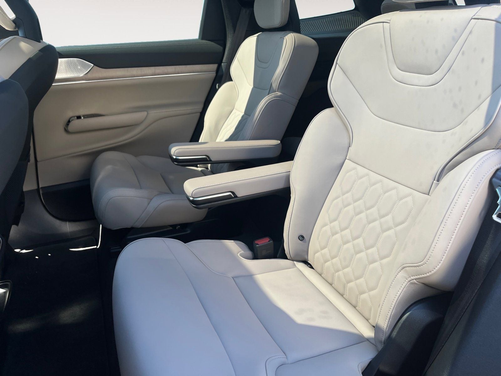 2025 Volvo EX90 Twin Motor Performance Ultra 6-Seater