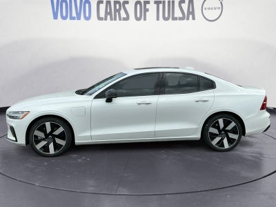2024 Volvo S60 Recharge Plug-In Hybrid T8 Plus Dark Theme