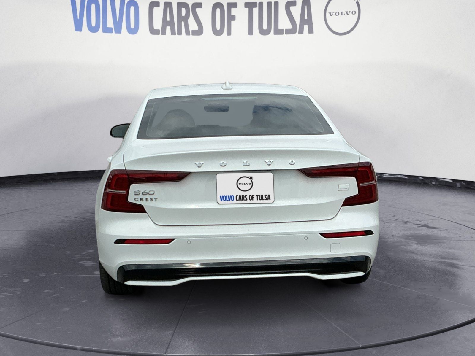 2024 Volvo S60 Recharge Plug-In Hybrid T8 Plus Dark Theme