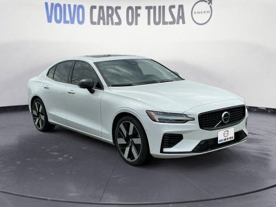 2024 Volvo S60 Recharge Plug-In Hybrid T8 Plus Dark Theme