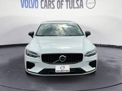 2024 Volvo S60 Recharge Plug-In Hybrid T8 Plus Dark Theme