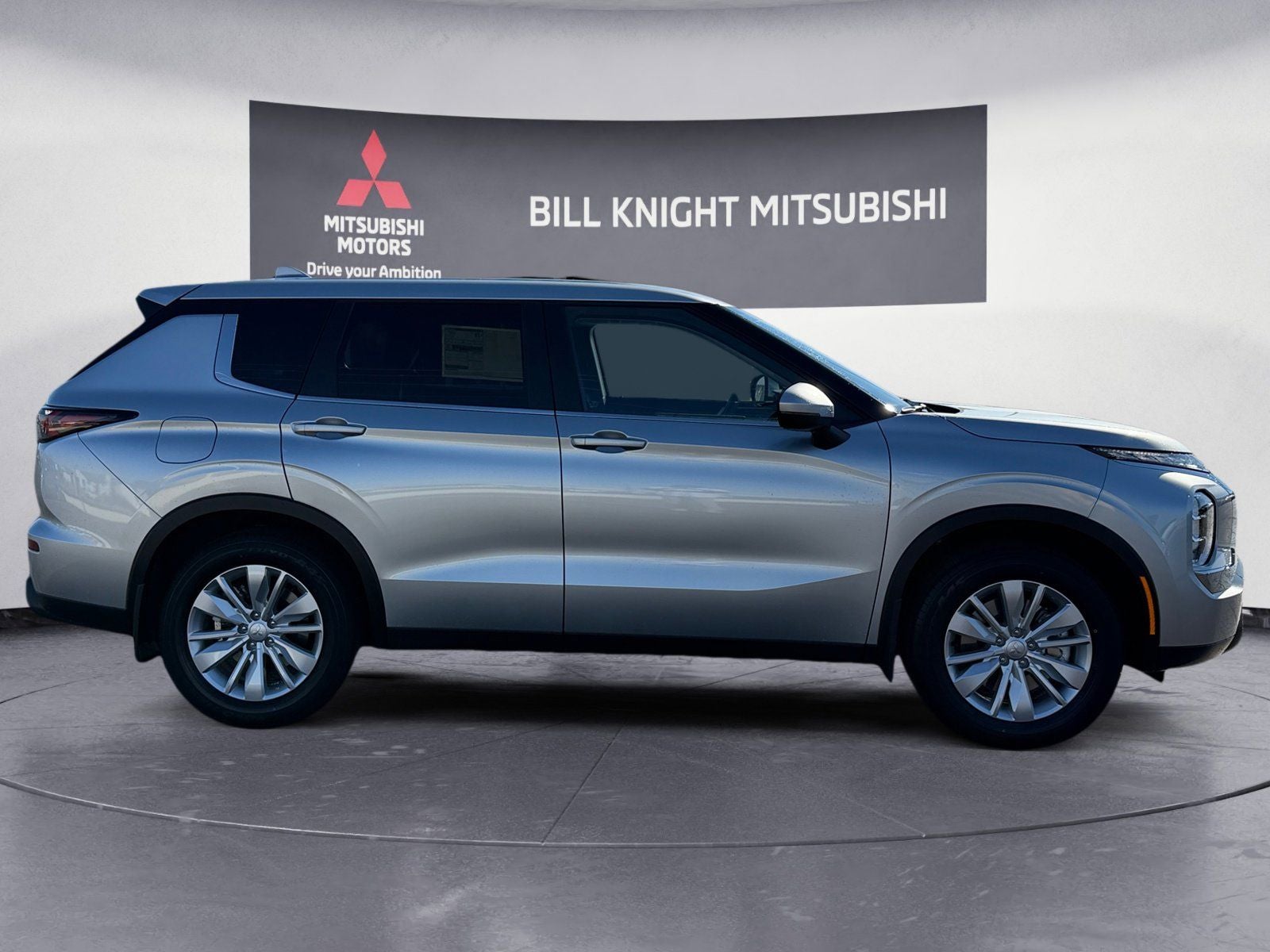 2026 Mitsubishi Outlander ES