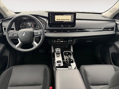 2025 Mitsubishi Outlander ES