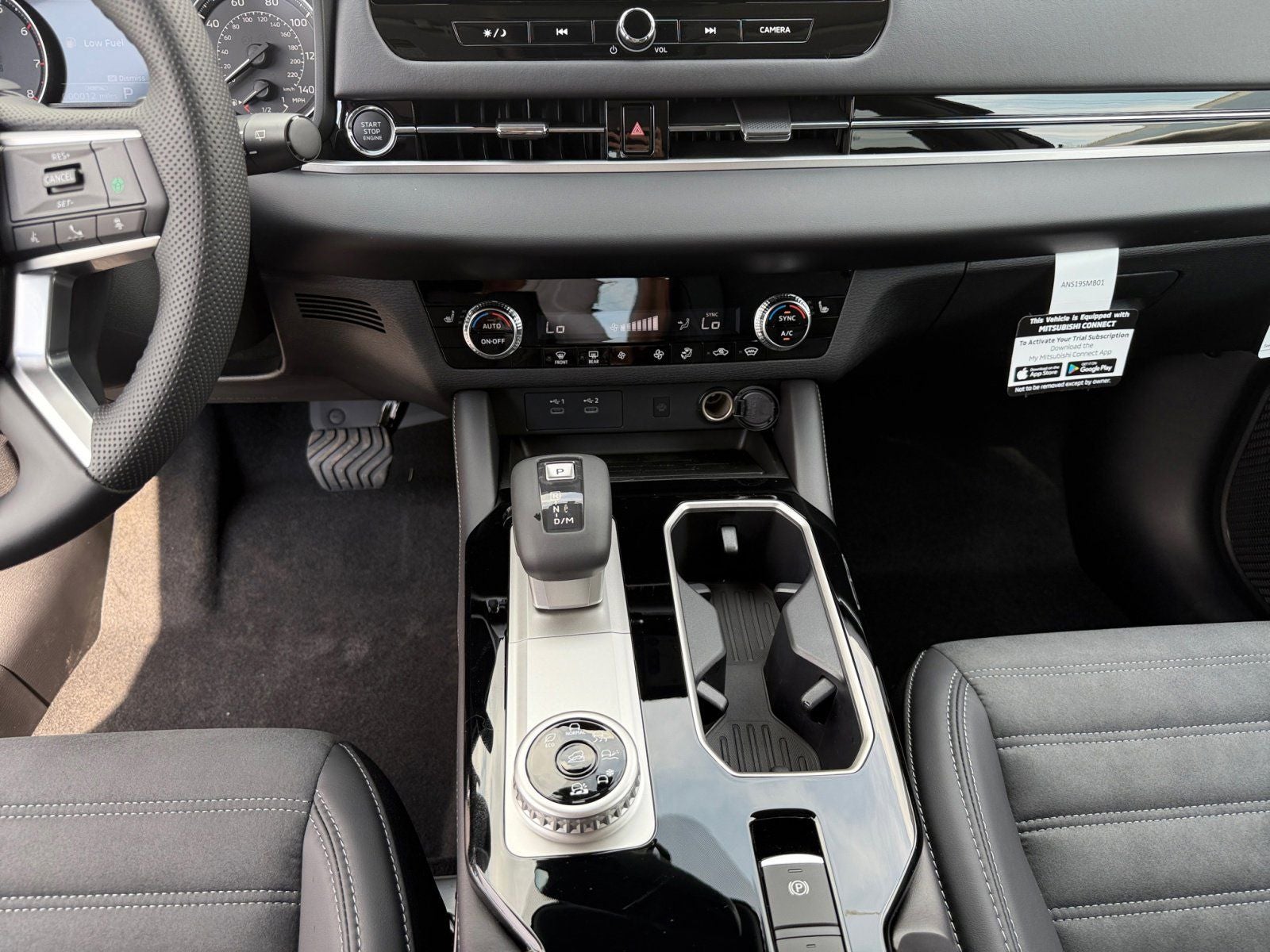 2025 Mitsubishi Outlander SE