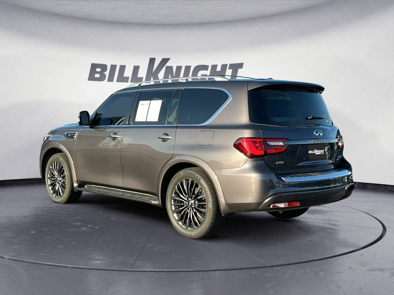 2022 INFINITI QX80 Premium Select