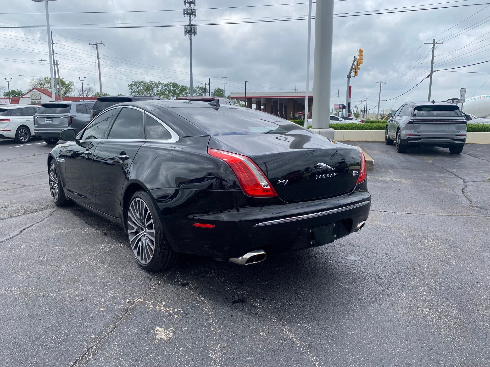2013 Jaguar XJ Base