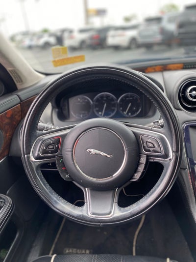 2013 Jaguar XJ Base