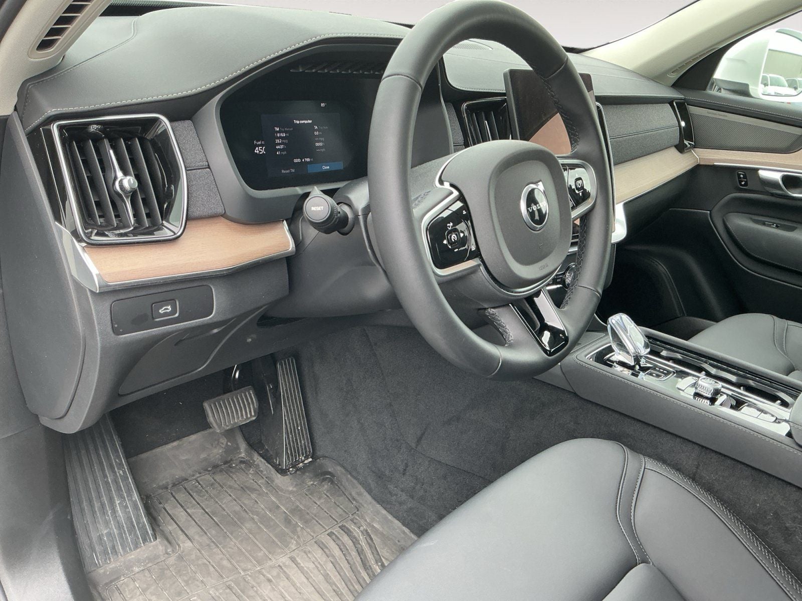 2026 Volvo XC90 B6 Plus 6-Seater
