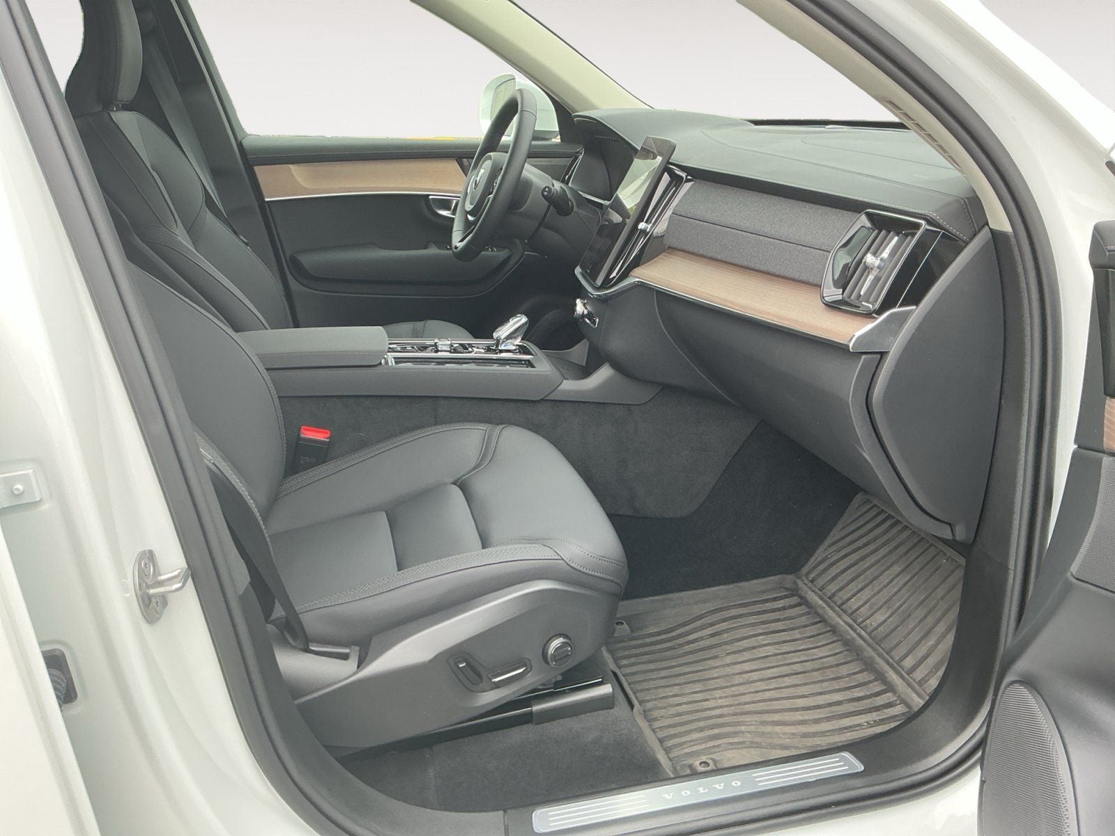 2026 Volvo XC90 B6 Plus 6-Seater
