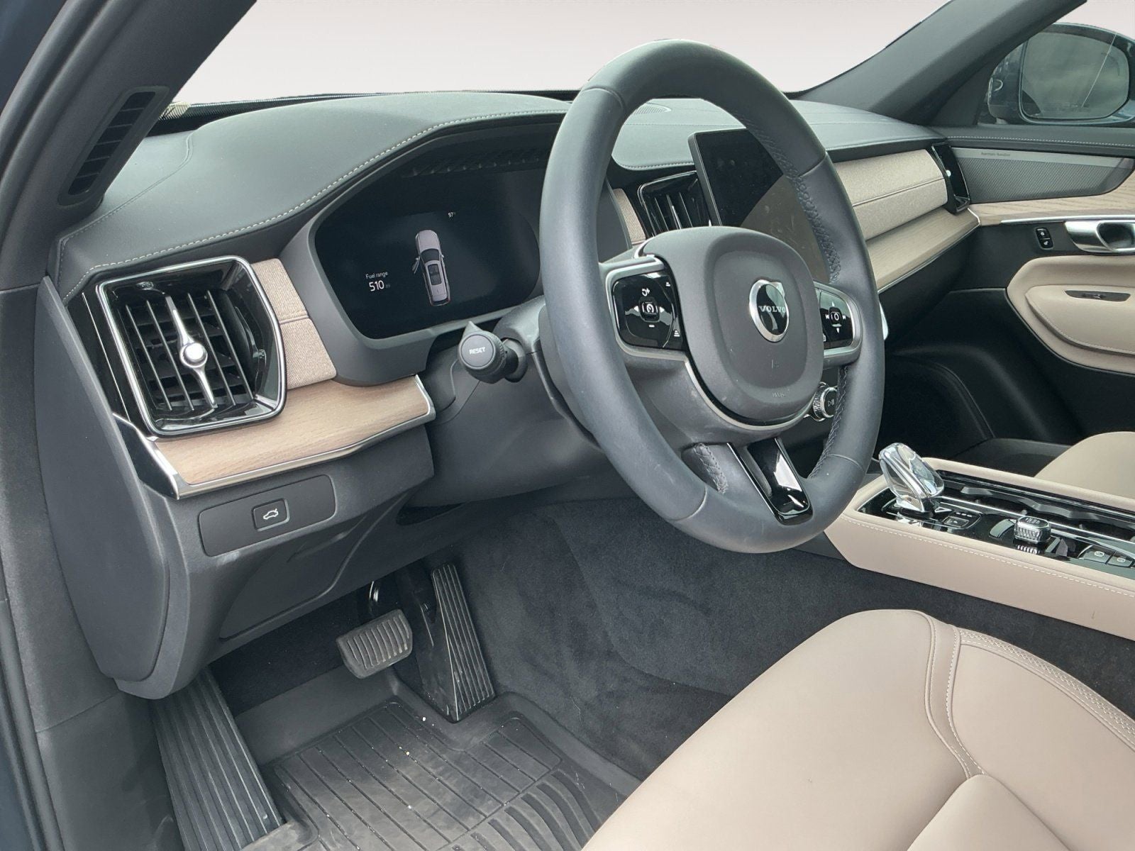 2026 Volvo XC90 B6 Plus 7-Seater