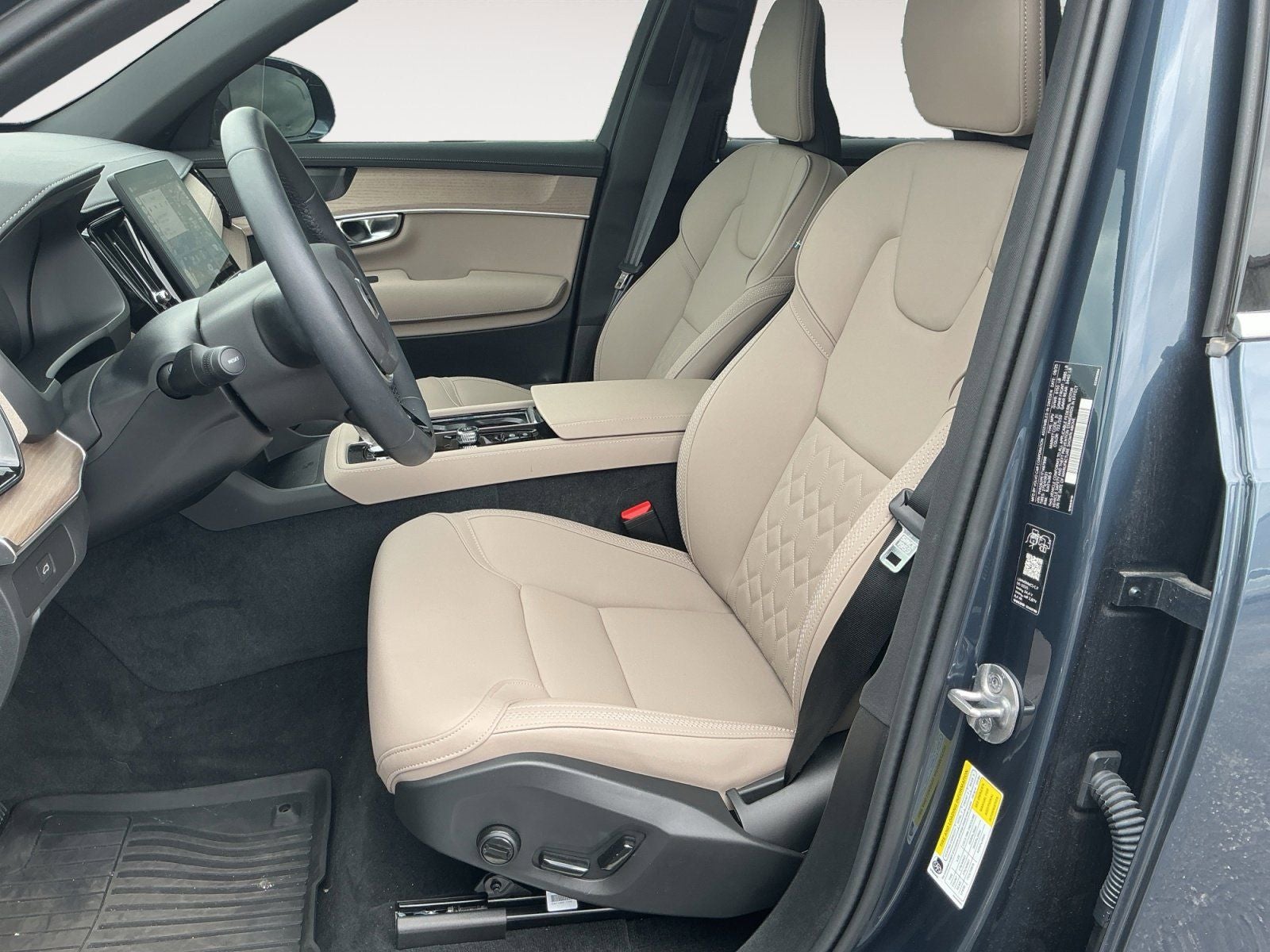 2026 Volvo XC90 B6 Plus 7-Seater